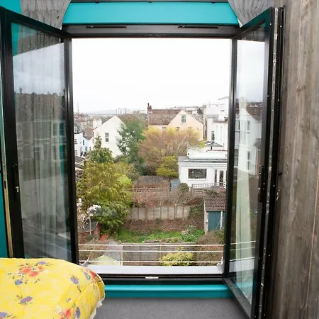 3 Bedroom Townhouse By Gloucester Road Apartman Bristol