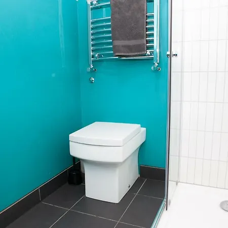 3 Bedroom Townhouse By Gloucester Road Bristol
