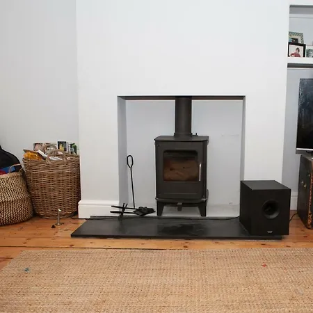 3 Bedroom Townhouse By Gloucester Road Bristol