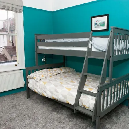 3 Bedroom Townhouse By Gloucester Road Lägenhet